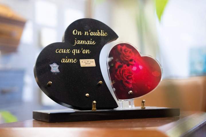 Article funéraire personnalisé Mouans-Sartoux