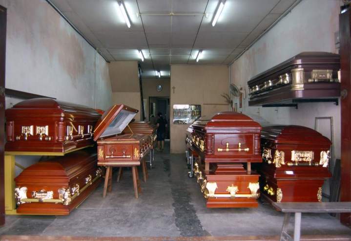 Pompes funèbres, Saint-Vallier-de-Thiey